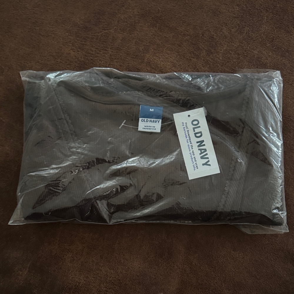 Old Navy NWT Brown Ribbed V Neck Tee